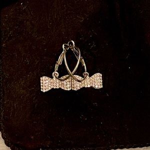 Ribbon silver color earrings